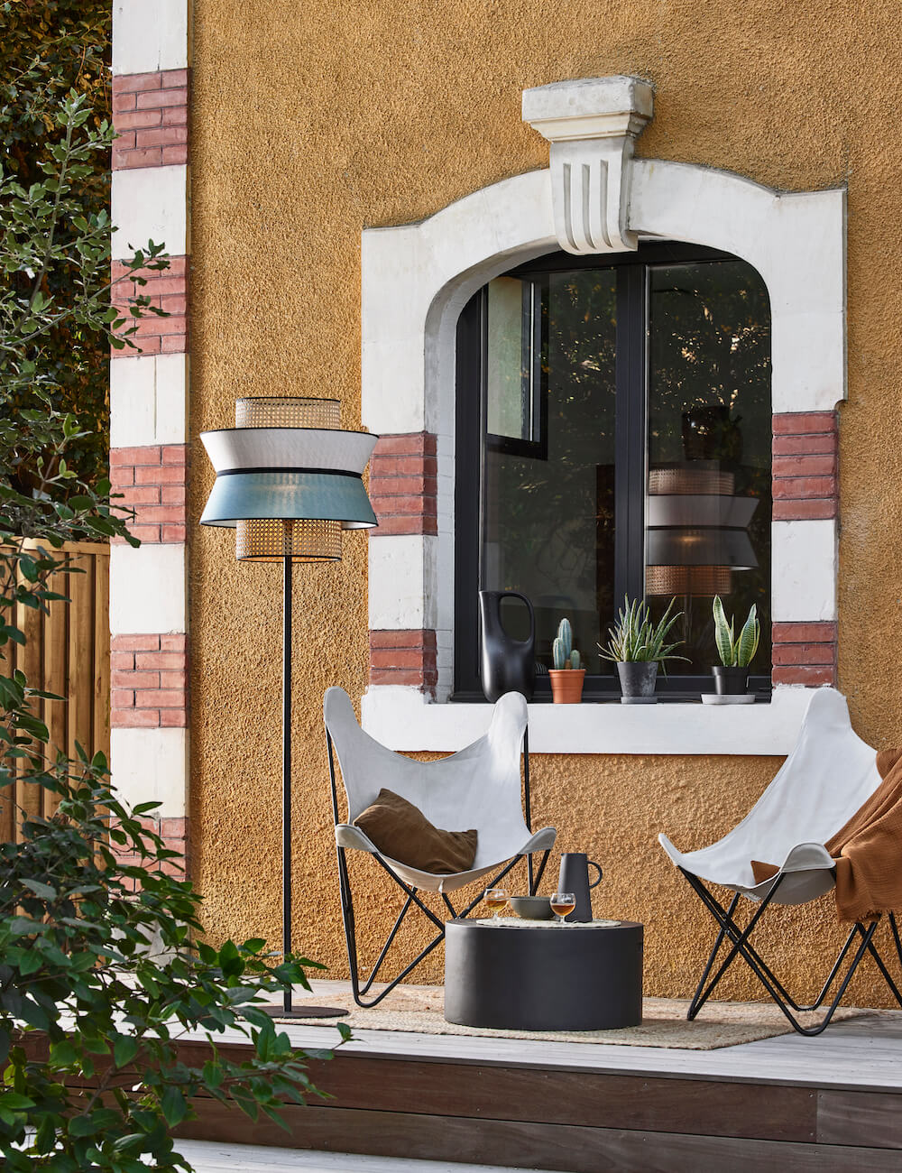 Lampadaire extérieur Singapour 2 en cannage & tissus Sunbrella par Market Set